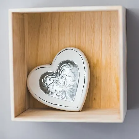 The Red Roof House Apartment *