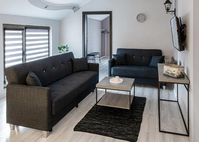 The Red Roof House Apartment