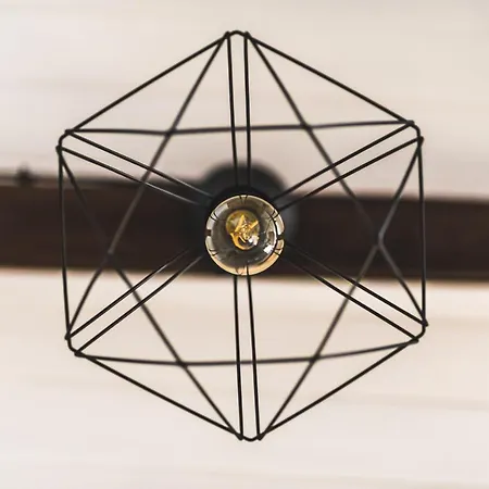 דירה The Red Roof House *