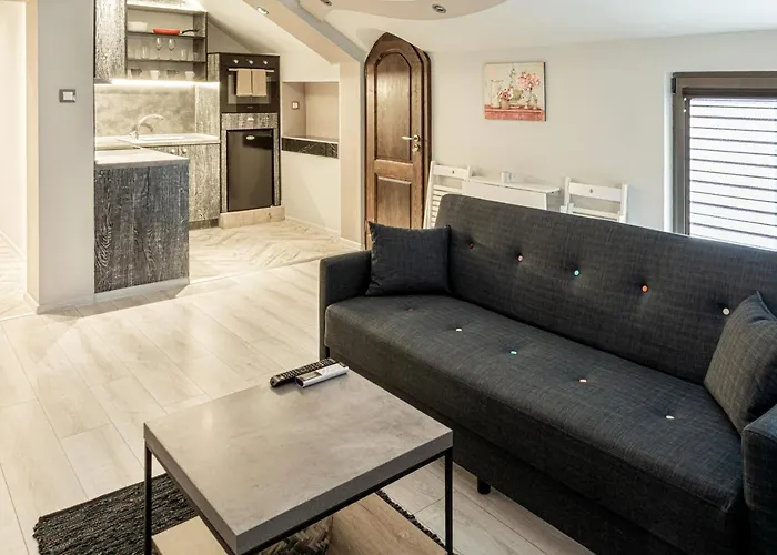 The Red Roof House * 普罗夫迪夫